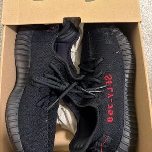 Yeezy Boost 350 v2 Bred